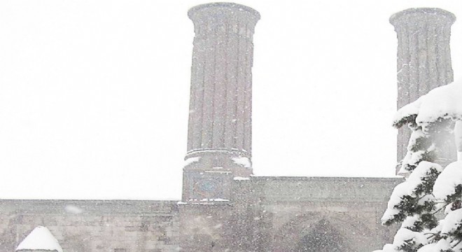 Çifte Minareler Minia Şehzadeler de