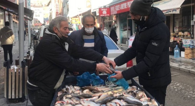 Çoruh sazanı tezgahta yerini aldı