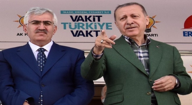 Öz:  AK Parti ilgi odağı 