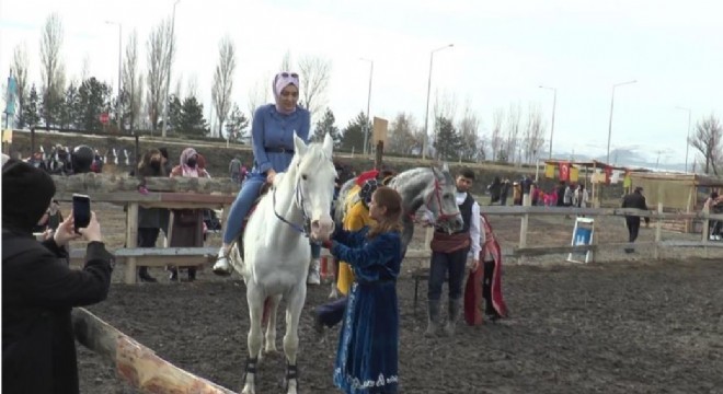 Öğretmenler Kızıl elma otağında buluştu