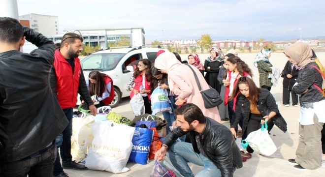 Üniversiteli öğrencilerden göçmenlere yardım eli