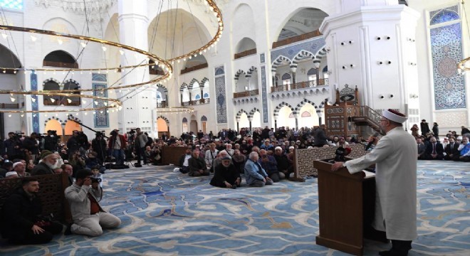 İlk Hac kafilesi dualarla uğurlandı