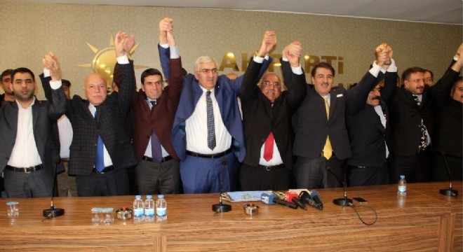 İyi Parti Meclis Üyeleri AK Parti’ye geçti