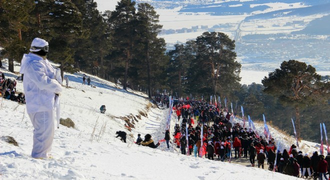 Şehit torunları Sarıkamış taydı