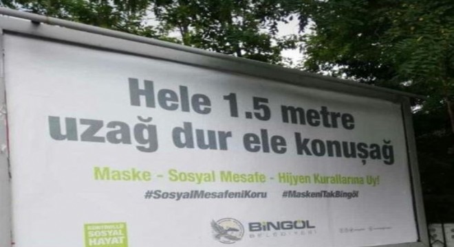 Şiveli billboardlar gülümsetti