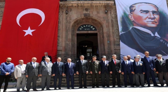 ‘Milli Mücadele meşalesi Erzurum’dan yakıldı’