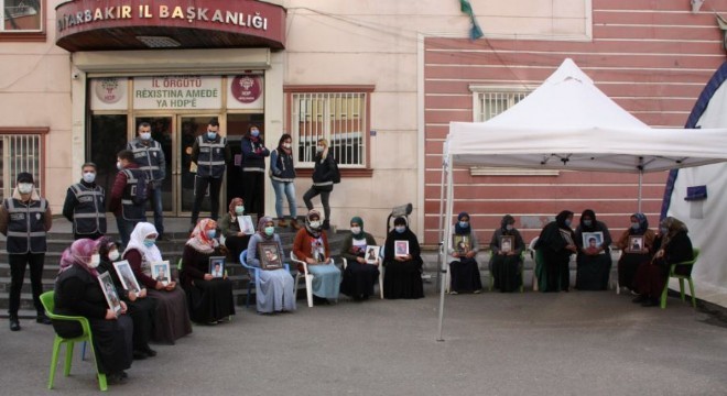 ‘Çocukları PKK’ya sattılar’